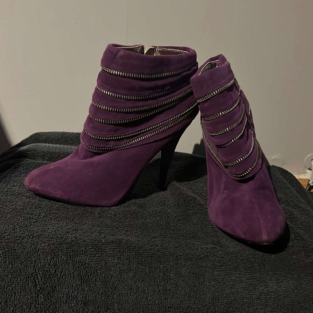 Purple with zipper design